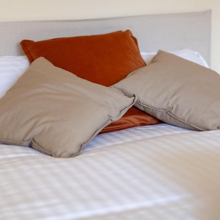 Lovely Studio Flat In Wimbledon W/ Free Parking 런던 외부 사진