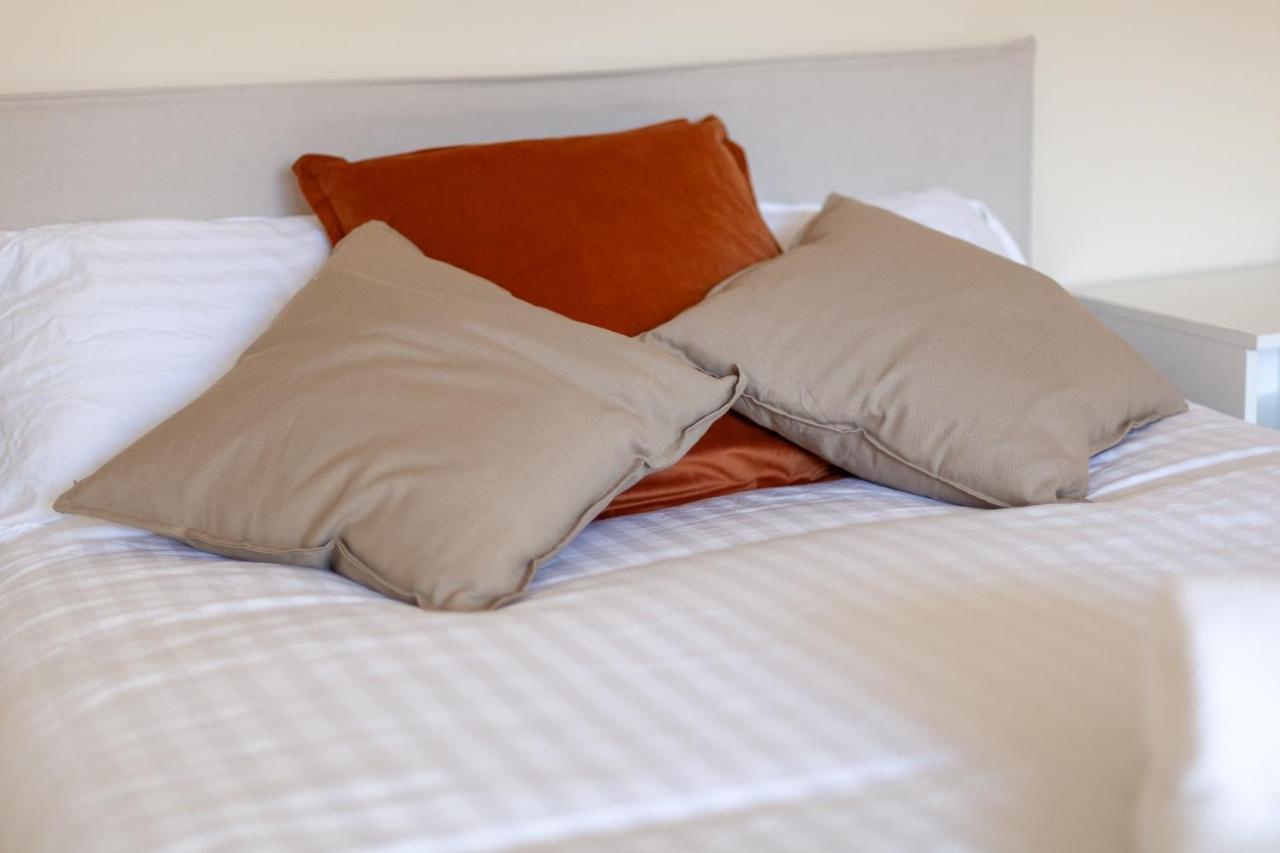 Lovely Studio Flat In Wimbledon W/ Free Parking 런던 외부 사진