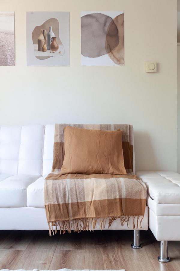 Lovely Studio Flat In Wimbledon W/ Free Parking 런던 외부 사진